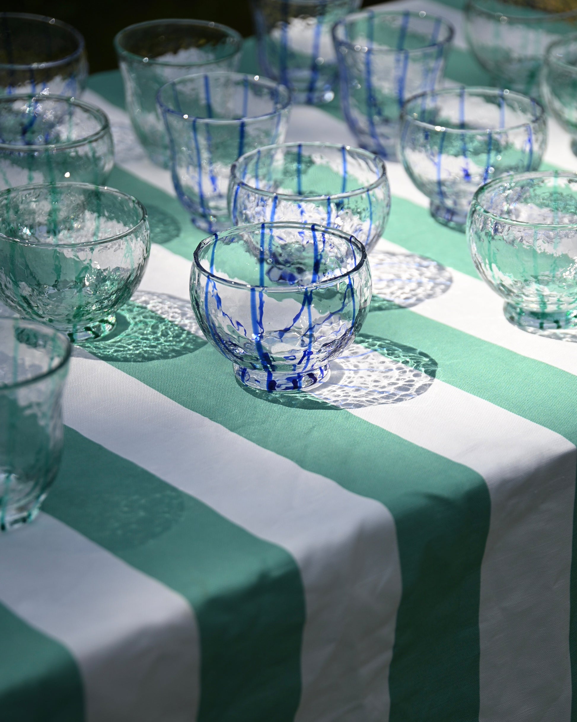 Eisbecher Stripes mare blue Bild 1