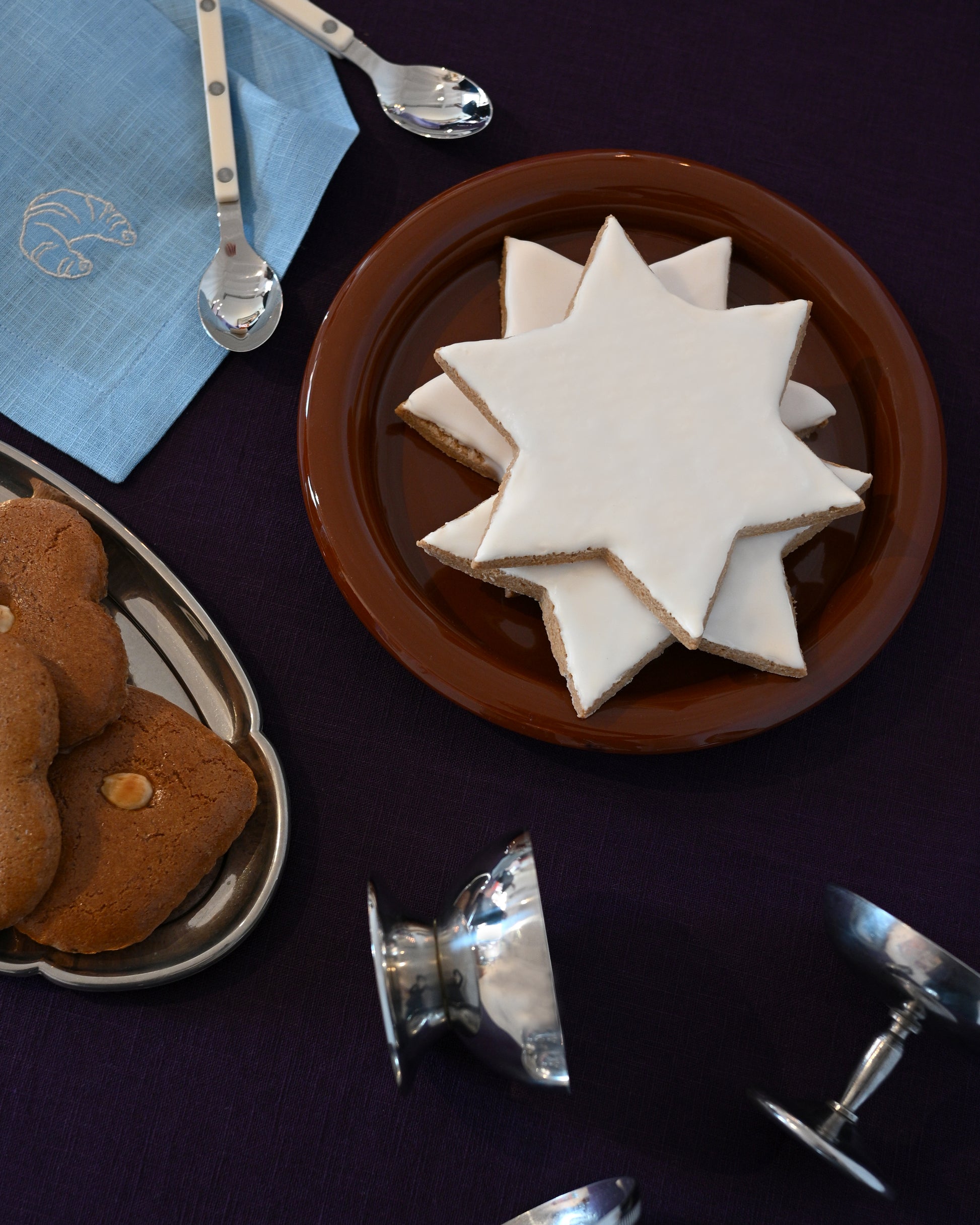 Teller FLOAT schokoladenbraun Bild 1