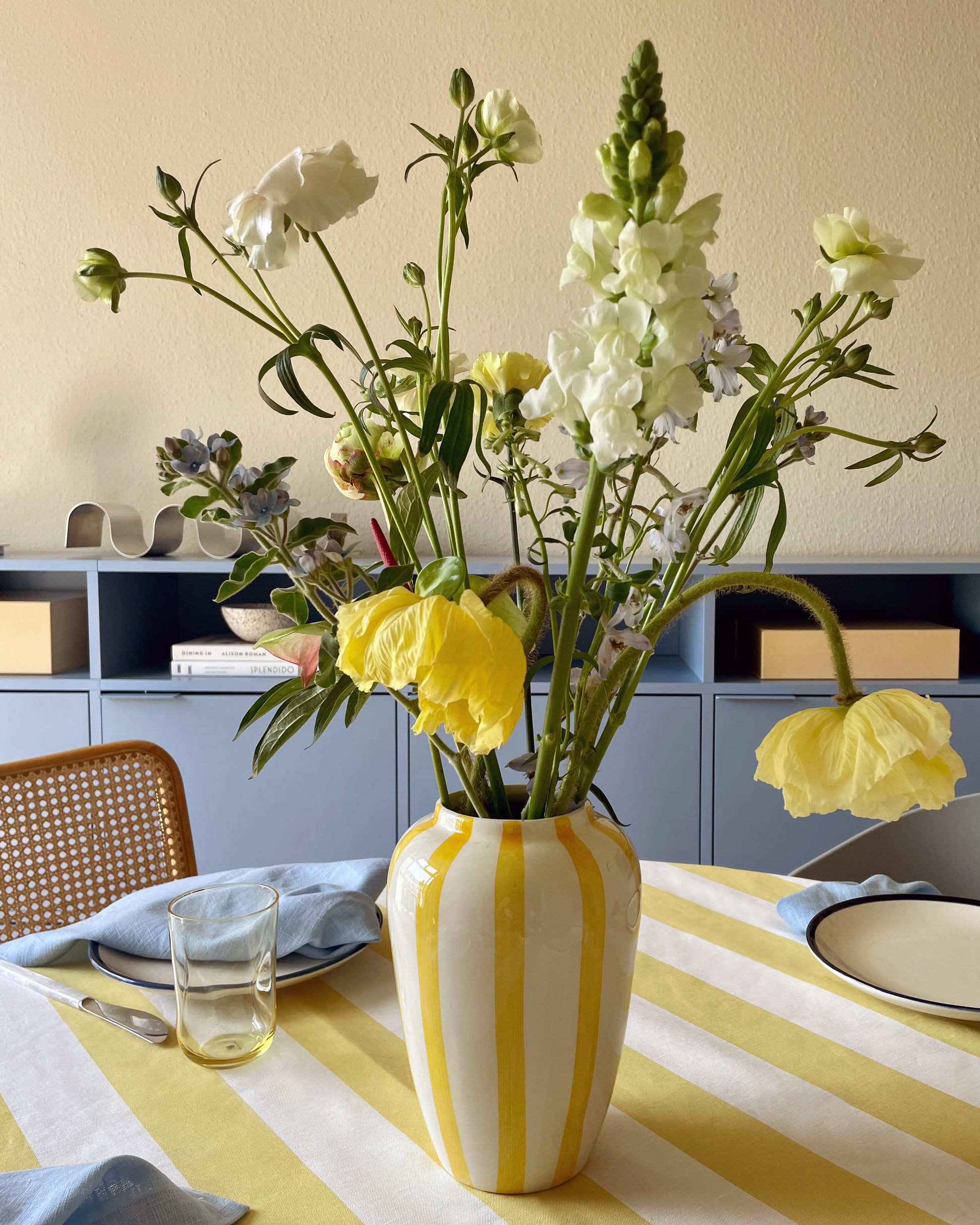 Vase FUNKY FLOWER gelb gestreift Bild 1