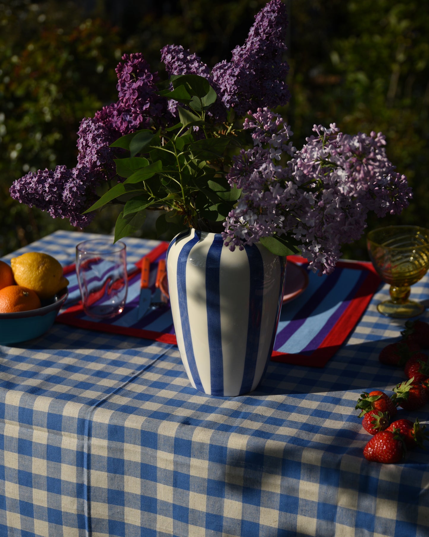 Vase FUNKY FLOWER blau gestreift Bild 1